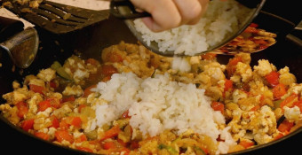 Как сварить жареный рис с мясом