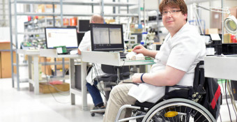 Как и где найти работу для инвалида на дому через интернет